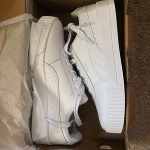 NEVER WORN Puma Carina Leather White Sneakers